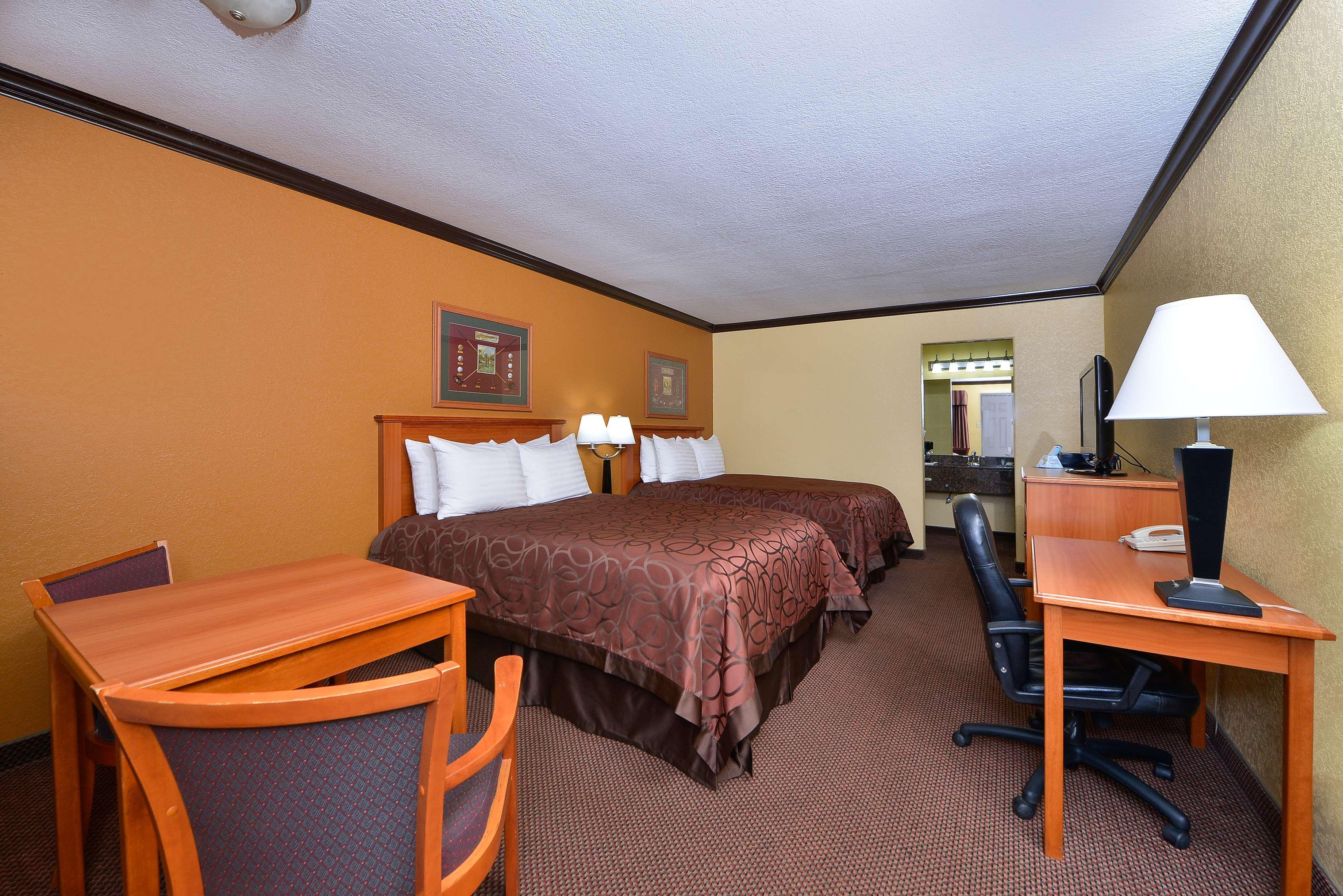 Xecutive Inn And Suites Center Exterior foto