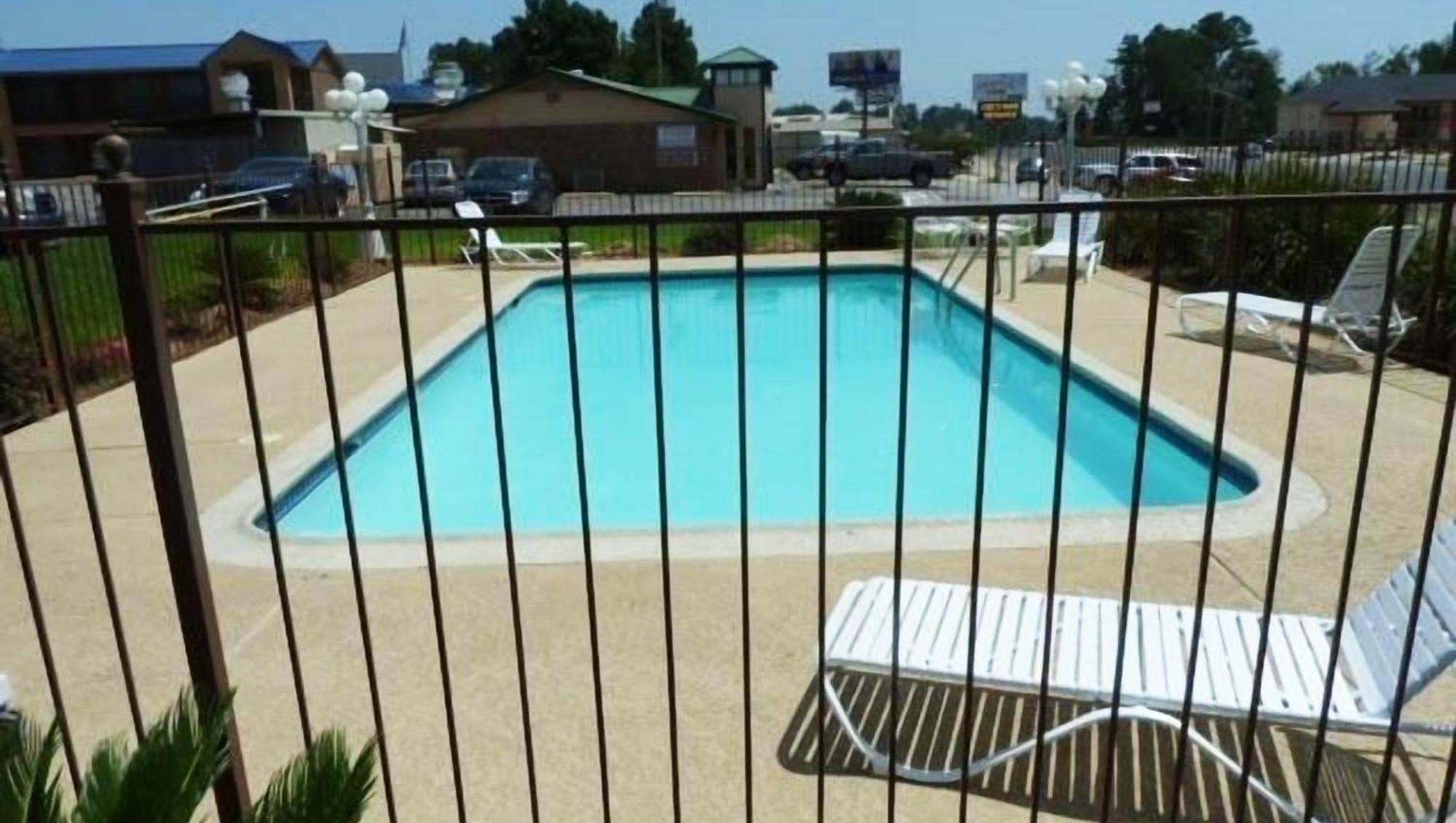 Xecutive Inn And Suites Center Exterior foto