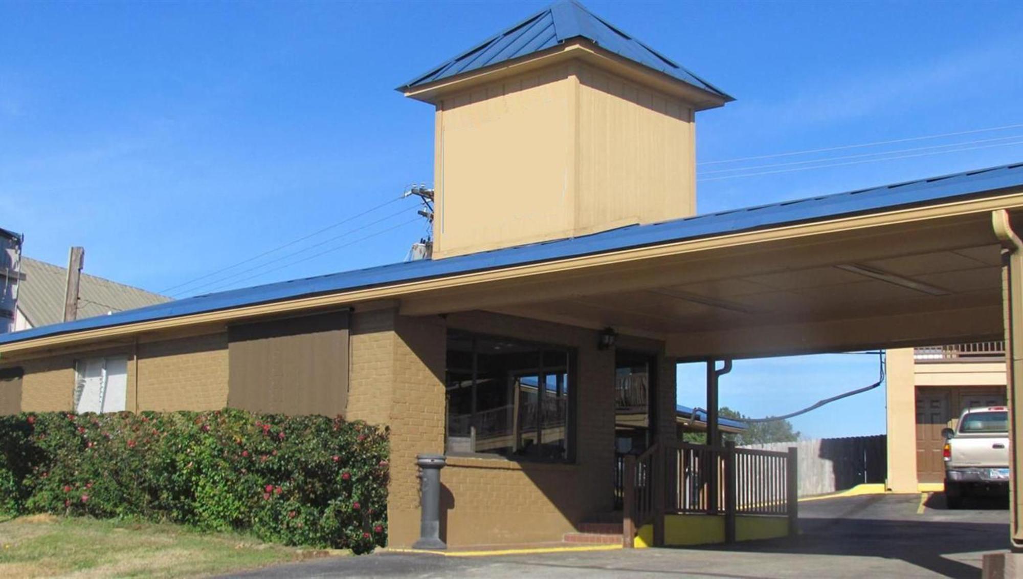 Xecutive Inn And Suites Center Exterior foto